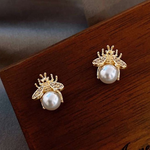 Pearl Beetle Earrings - Picture 4 of 5